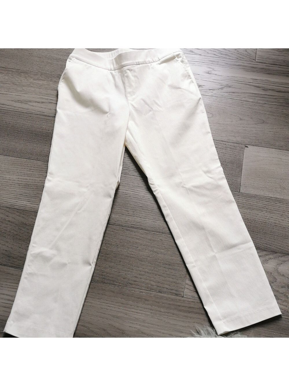 Wynne Layers ivory pants. Very flattering. Size 4 P. EUC